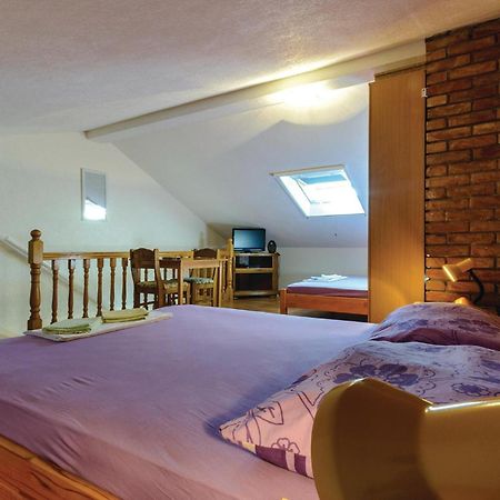 1 Bedroom Gorgeous Home In Slivno Klek Exterior photo